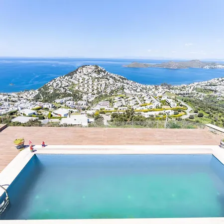 Villa Charming With Sea View In